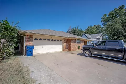 404 W Creek St, Lindsay, OK 73052