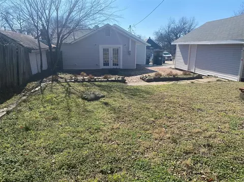 Exterior - 1328 E 10th St, Shawnee, OK 74801 photo 4 of 6