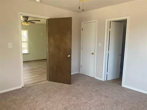 Bedroom - 1328 E 10th St, Shawnee, OK 74801 photo 2 of 3
