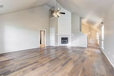 Living - 1405 SW 24th St, Moore, OK 73170 photo 5 of 9