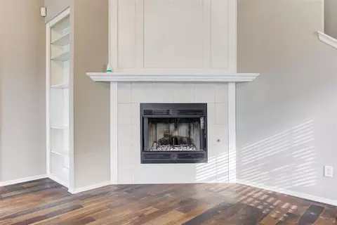 Living - 1405 SW 24th St, Moore, OK 73170 photo 6 of 9
