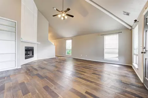 Living - 1405 SW 24th St, Moore, OK 73170 photo 2 of 9