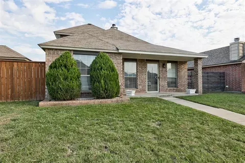 Exterior - 1405 SW 24th St, Moore, OK 73170 photo 3 of 4
