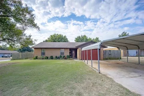 290 Hickory Stick Ln, Harrah, OK 73045