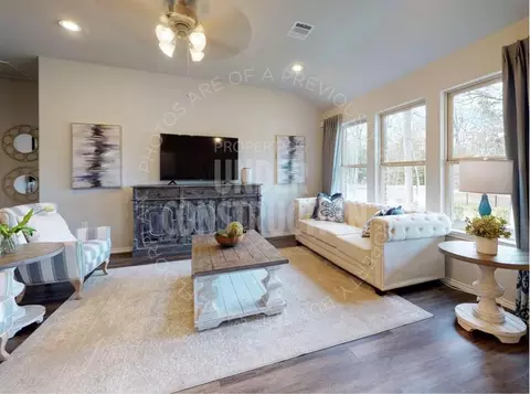 Living - 420 Labelle Ln, Tuttle, OK 73089 photo 1 of 1