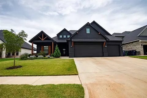 10712 N Two Lakes Dr, Yukon, OK 73099