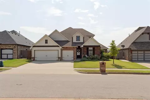 3100 Drake Crest Dr, Edmond, OK 73034