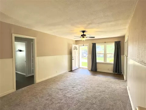 Living - 1212 E 11th St, Shawnee, OK 74801 photo 3 of 4