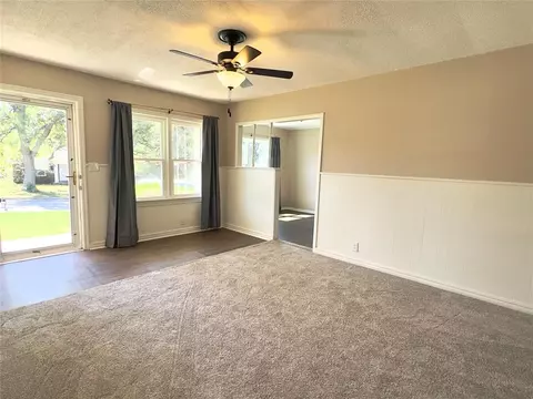 Living - 1212 E 11th St, Shawnee, OK 74801 photo 1 of 4