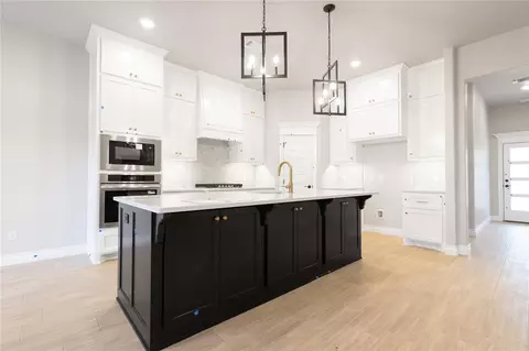 16012 Coneflower Dr, Edmond, OK 73013