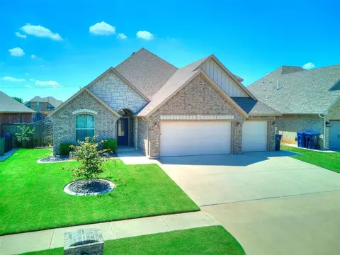 9208 NW 137th St, Yukon, OK 73099