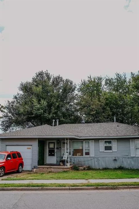 946 SW 58 St, Oklahoma City, OK 73109