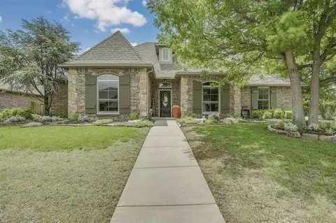 740 Northern Dancer Dr, Edmond, OK 73025