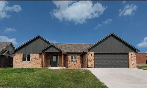 206 S Noble Ave, Hinton, OK 73047
