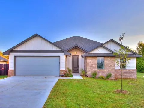 11601 SW 14th St, Yukon, OK 73099