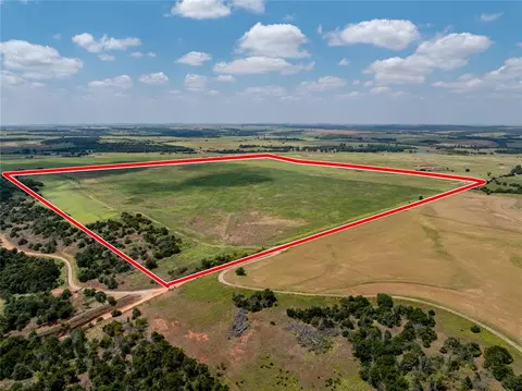 12083 E County Street 2580 St, Lookeba, OK 73053
