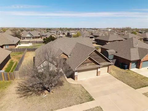 11305 NW 103rd St, Yukon, OK 73099