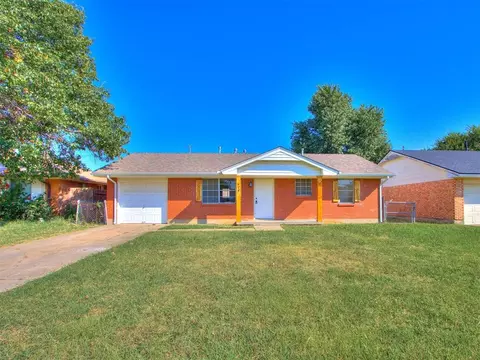 975 SW 4th Pl, Moore, OK 73160