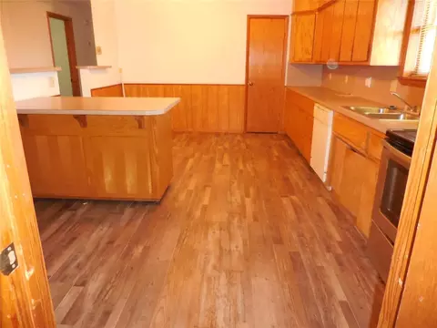 Kitchen - 411 S A St, Davis, OK 73030 photo 1 of 1