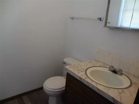 Bath - 411 S A St, Davis, OK 73030 photo 4 of 4