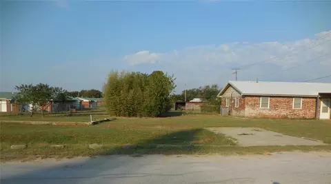 Other - 411 S A St, Davis, OK 73030 photo 2 of 11