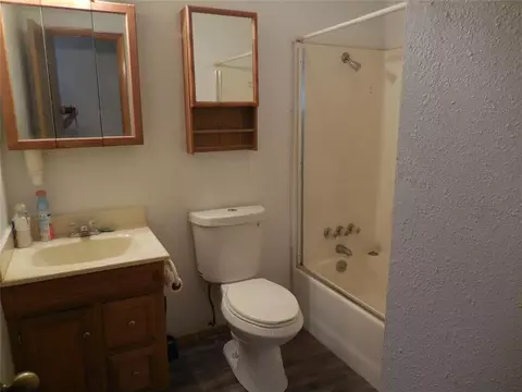 Bath - 411 S A St, Davis, OK 73030 photo 2 of 4