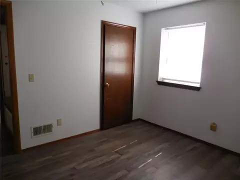 Bedroom - 411 S A St, Davis, OK 73030 photo 3 of 3