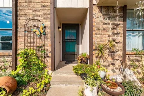 309 E Glen Dr Gln, Yukon, OK 73099