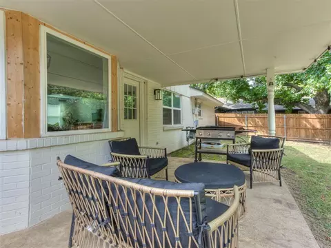 Exterior - 1033 Mockingbird Ln, Norman, OK 73071 photo 2 of 6