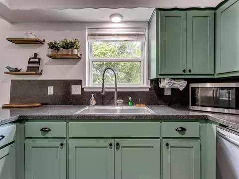 Kitchen - 1033 Mockingbird Ln, Norman, OK 73071 photo 3 of 5