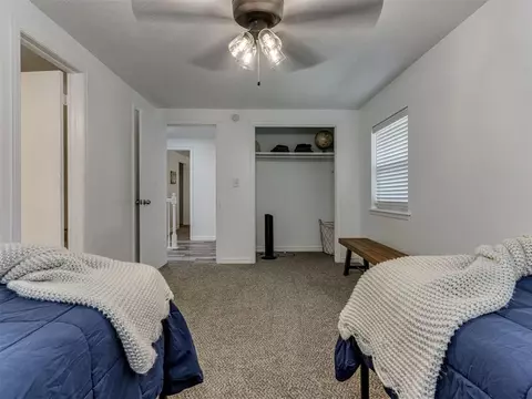 Bedroom - 1033 Mockingbird Ln, Norman, OK 73071 photo 4 of 9
