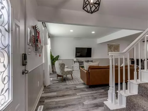 Entry Way - 1033 Mockingbird Ln, Norman, OK 73071 photo 1 of 3