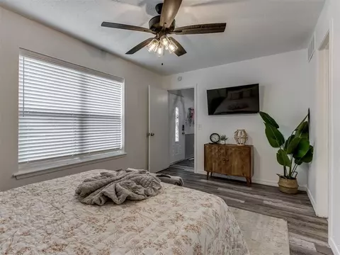 Bedroom - 1033 Mockingbird Ln, Norman, OK 73071 photo 2 of 9