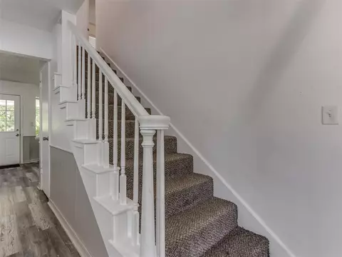 Entry Way - 1033 Mockingbird Ln, Norman, OK 73071 photo 2 of 3