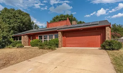 539 Elmcrest Dr, Norman, OK 73071