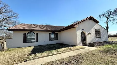 1772 N Peebly Rd, Harrah, OK 73034