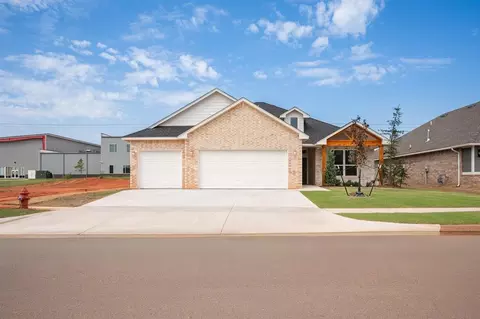 4909 Misty Wood Ln, Mustang, OK 73064