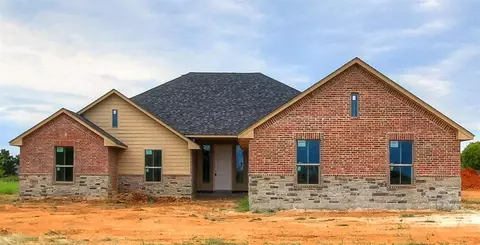8621 Oak Tree Cir, Edmond, OK 73025