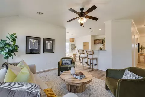 11505 SW 25th St, Yukon, OK 73099