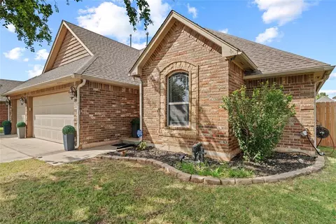 11929 SW 18th St, Yukon, OK 73099