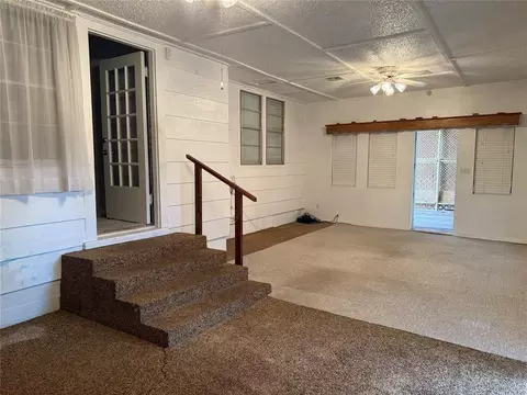 Exterior - 818 Elm St, Altus, OK 73521 photo 3 of 8