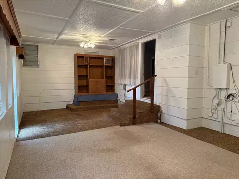 Living - 818 Elm St, Altus, OK 73521 photo 5 of 5
