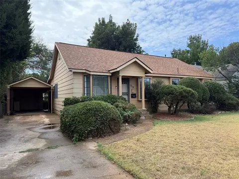 818 Elm St, Altus, OK 73521