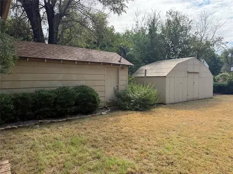 Exterior - 818 Elm St, Altus, OK 73521 photo 4 of 8