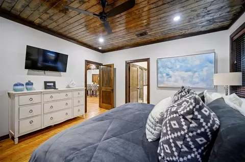 Bedroom - 79 Silent Stream Trl, Broken Bow, OK 74728 photo 9 of 9