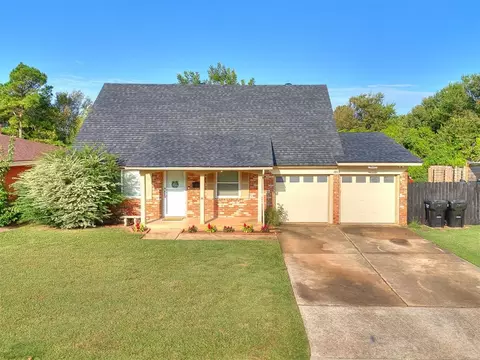 1013 Highlander Dr, Moore, OK 73160