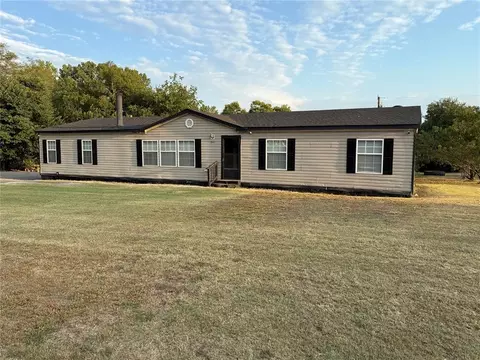 211 W Birch St, Carnegie, OK 73015