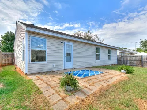 Exterior - 1209 Briar Patch Way, Norman, OK 73071 photo 4 of 7