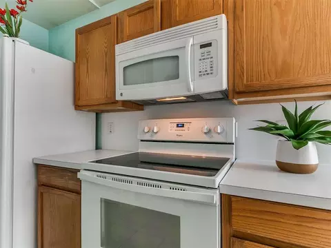 Kitchen - 1209 Briar Patch Way, Norman, OK 73071 photo 6 of 6