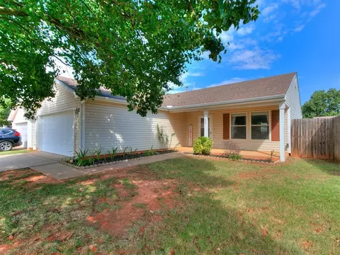 Exterior - 1209 Briar Patch Way, Norman, OK 73071 photo 6 of 7